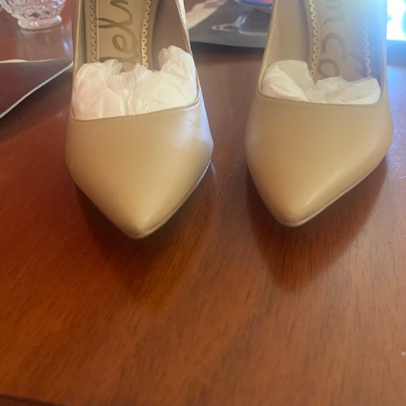 Sam Edelman Cream Pointed Heels - Picture 6 of 6